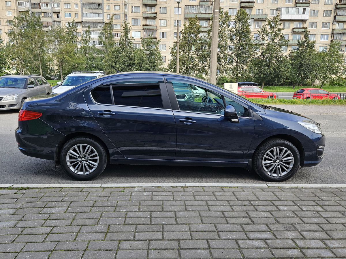 Peugeot 408