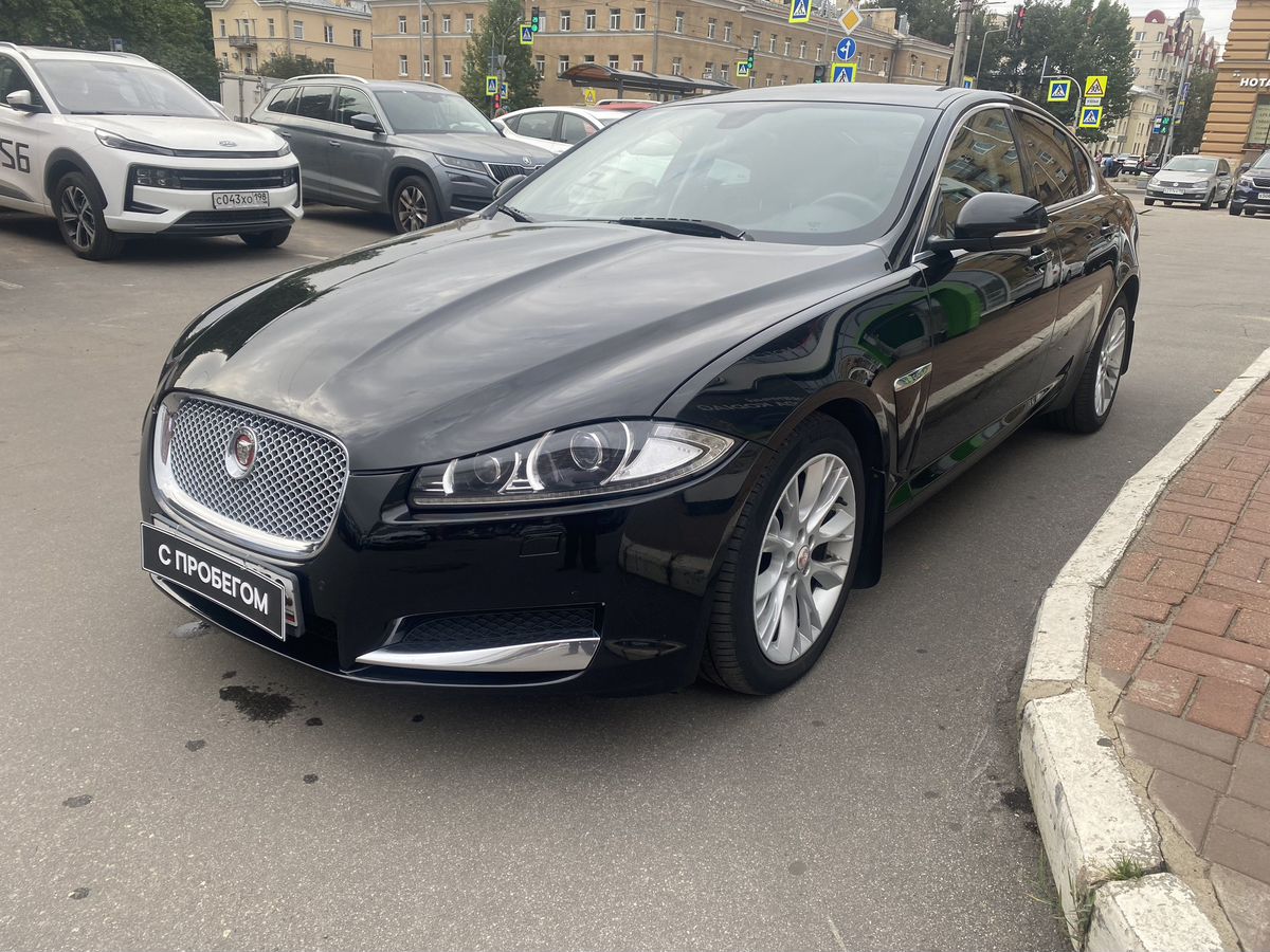 Jaguar XF