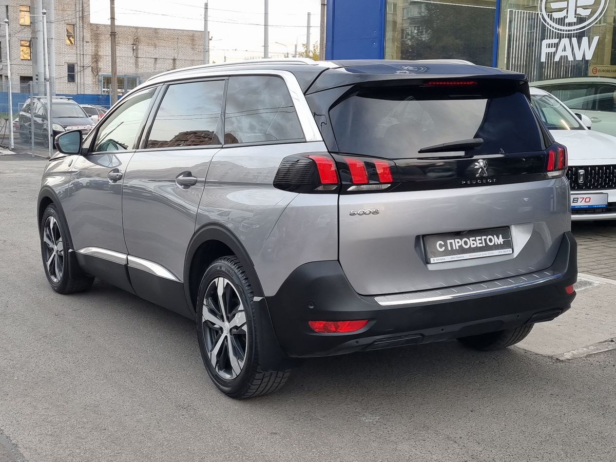 Peugeot 5008