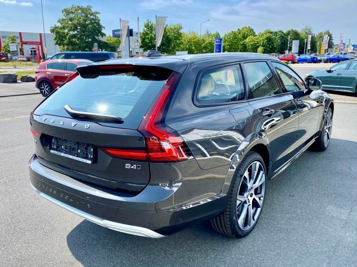 Volvo V90 Cross Country