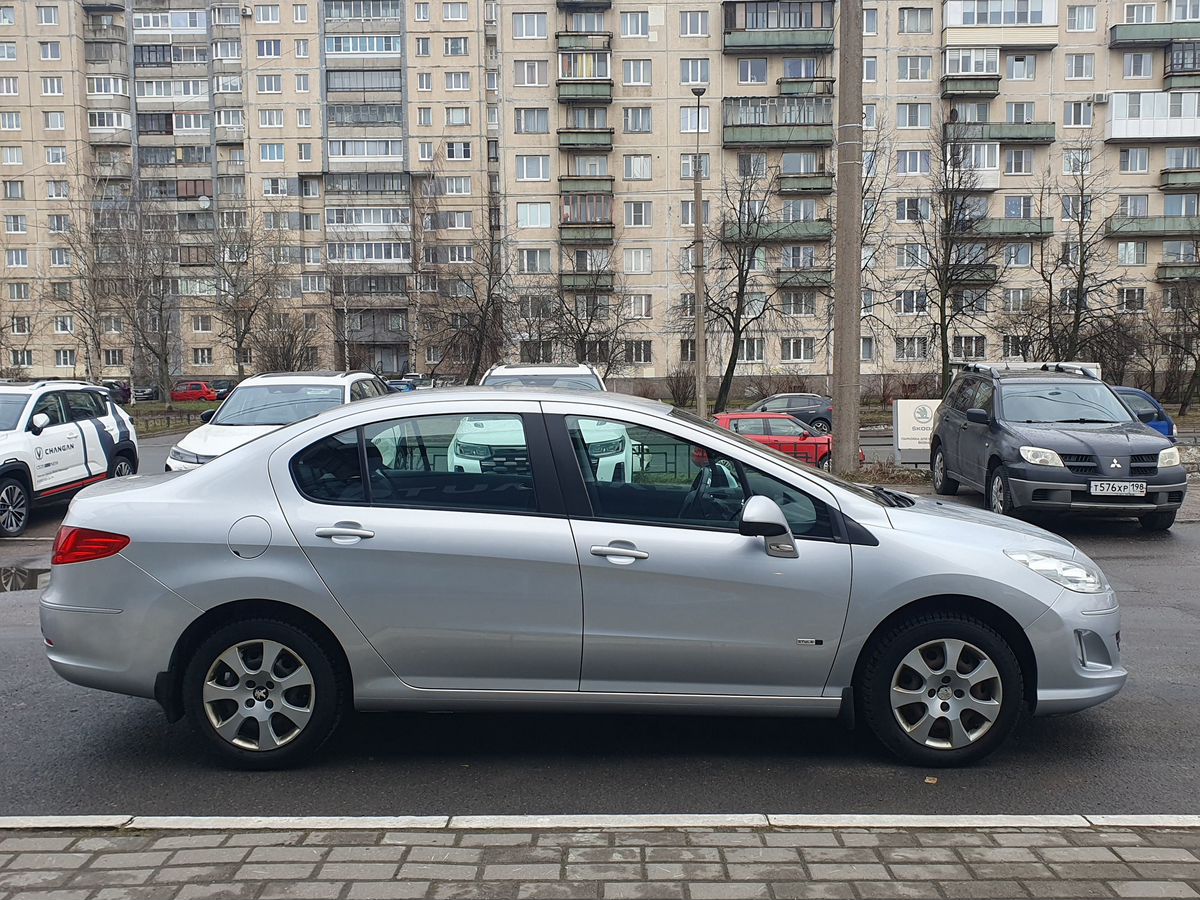 Peugeot 408